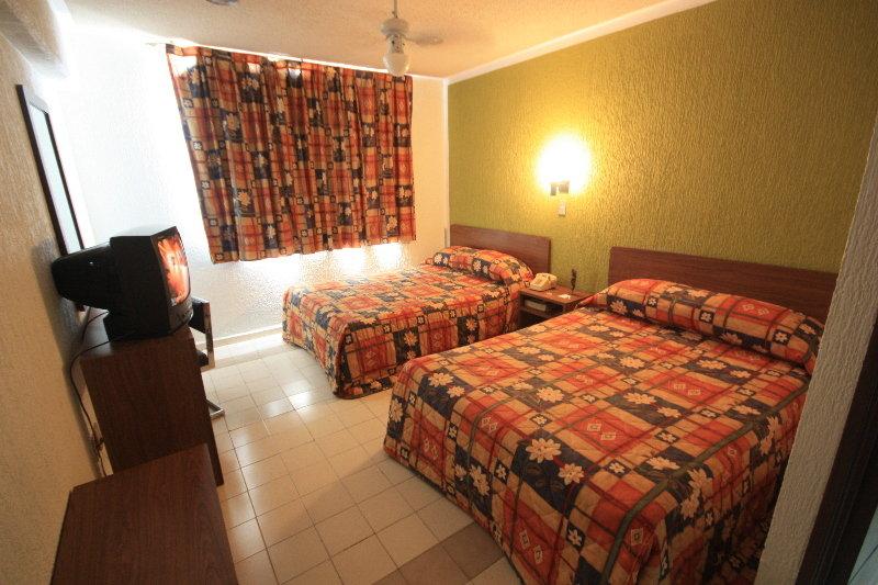 Hotel Terranova レオン エクステリア 写真