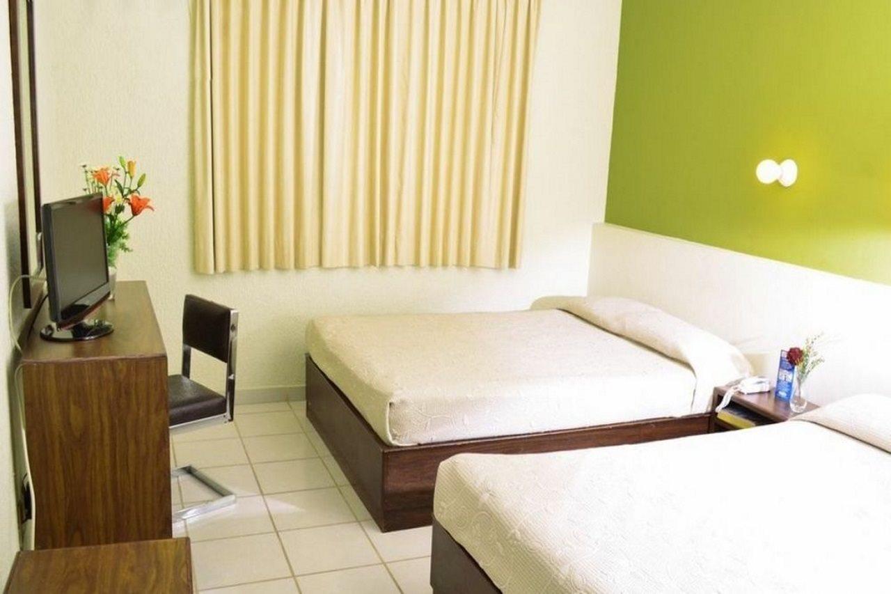 Hotel Terranova レオン エクステリア 写真